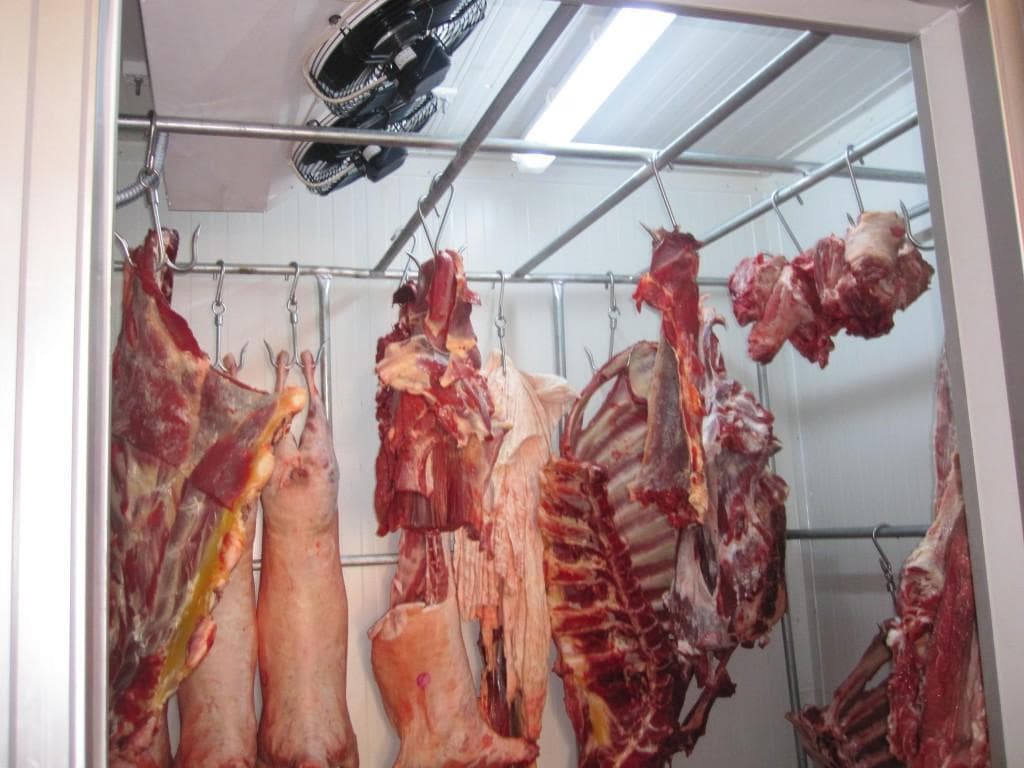 Chamber for meat