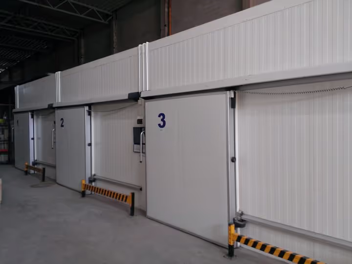Food storage chamber